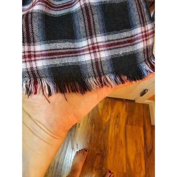 Rails black white red plaid with studded accent. Large. Western Soft Comfy Warm - Picture 3 of 12